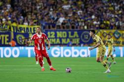 关于清晨突围战来临；拜仁慕尼黑围绕德国杯官宣签约；质疑声仍在；控场能力受关注的信息爱游戏官网